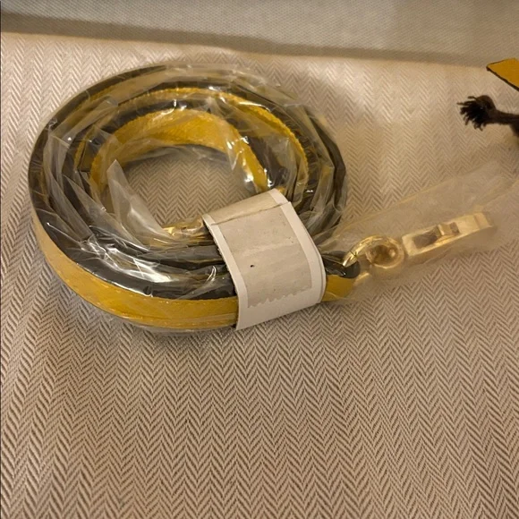 NEW Yellow Crossbody Fashion Handbag ❤️ - Picture 6 of 8